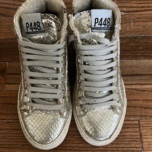 P448 size 36. Pretty worn but still super cute!